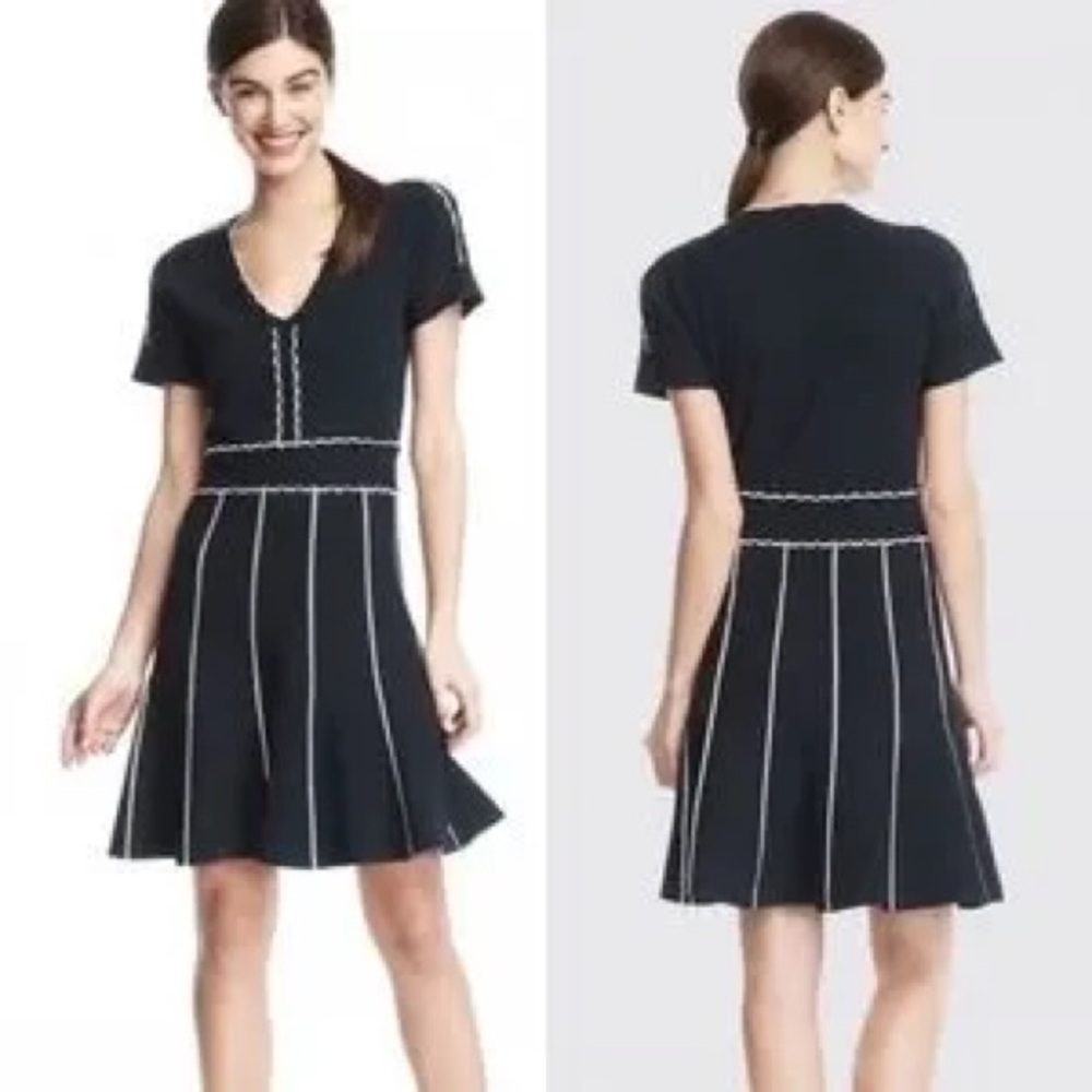 Draper James Scallop Sweater Dress Size Small excellent condition